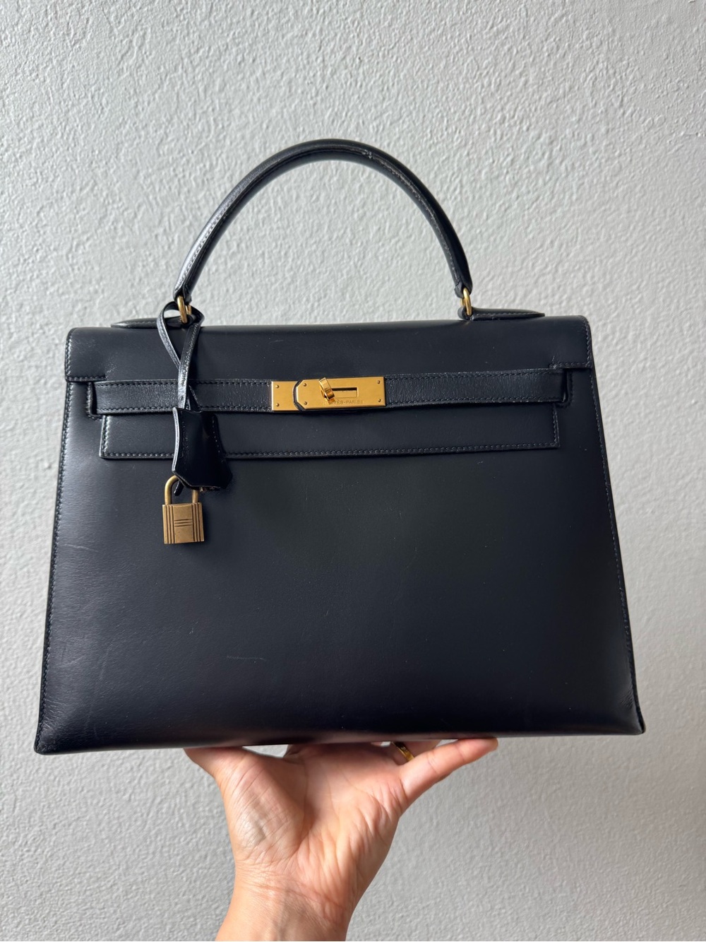 Kelly 32 Sellier Noir Box Calf GHW